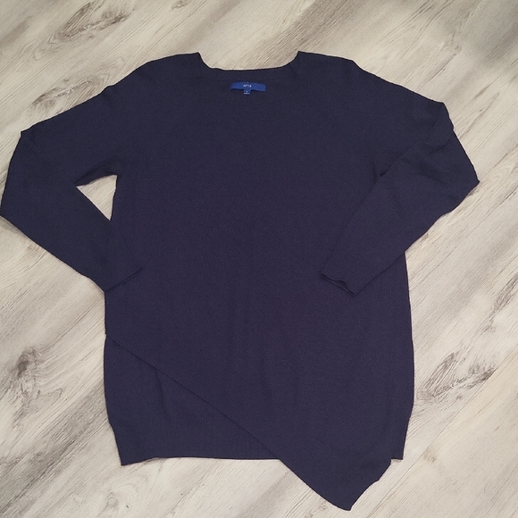 Navy Blue Sweater - Picture 1 of 4